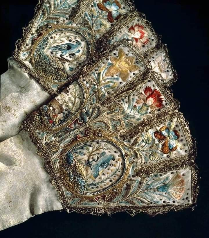 cornation gloves circa 1610-1620 - Татьяна Валериус.jpg