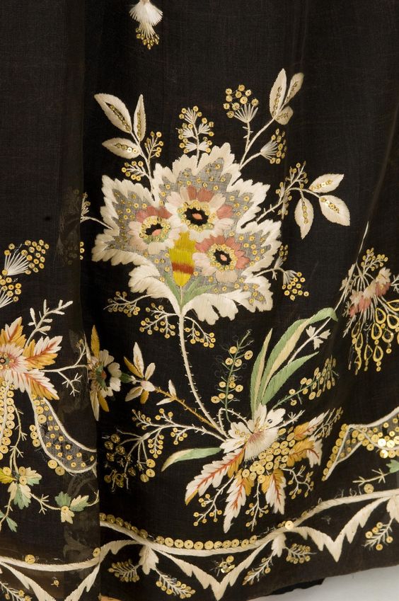 Madame de Pompadour Empire style gown 1800-1810.jpeg